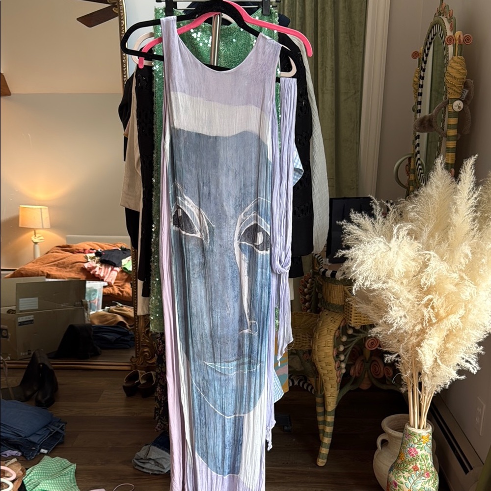 Artistic Face Print Silky shift dress with scarf size small